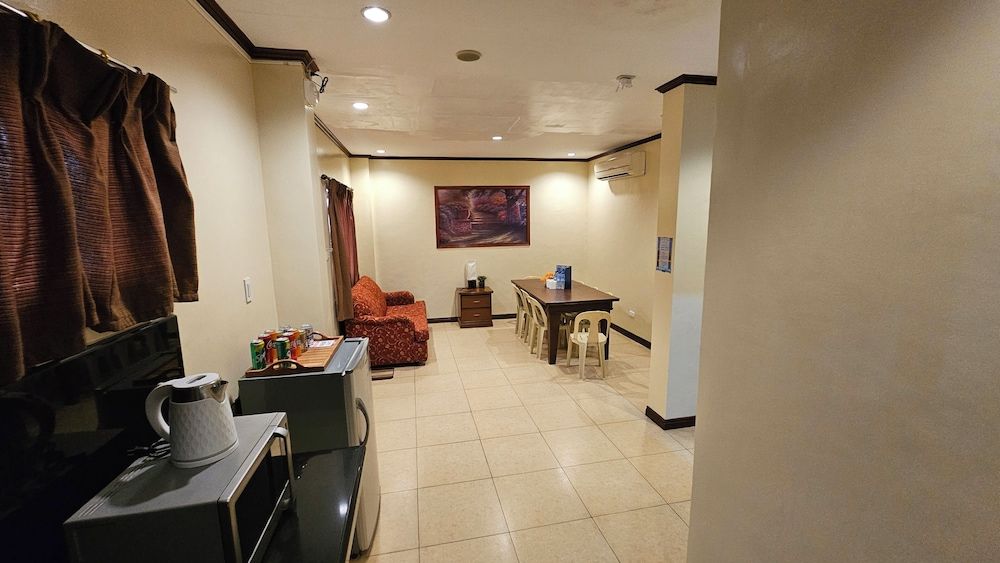 Subic Waterfront Resort And Hotel Waterfront Family Suite 6
