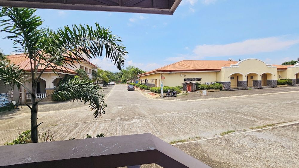 Subic Waterfront Resort And Hotel Premier Suite 8