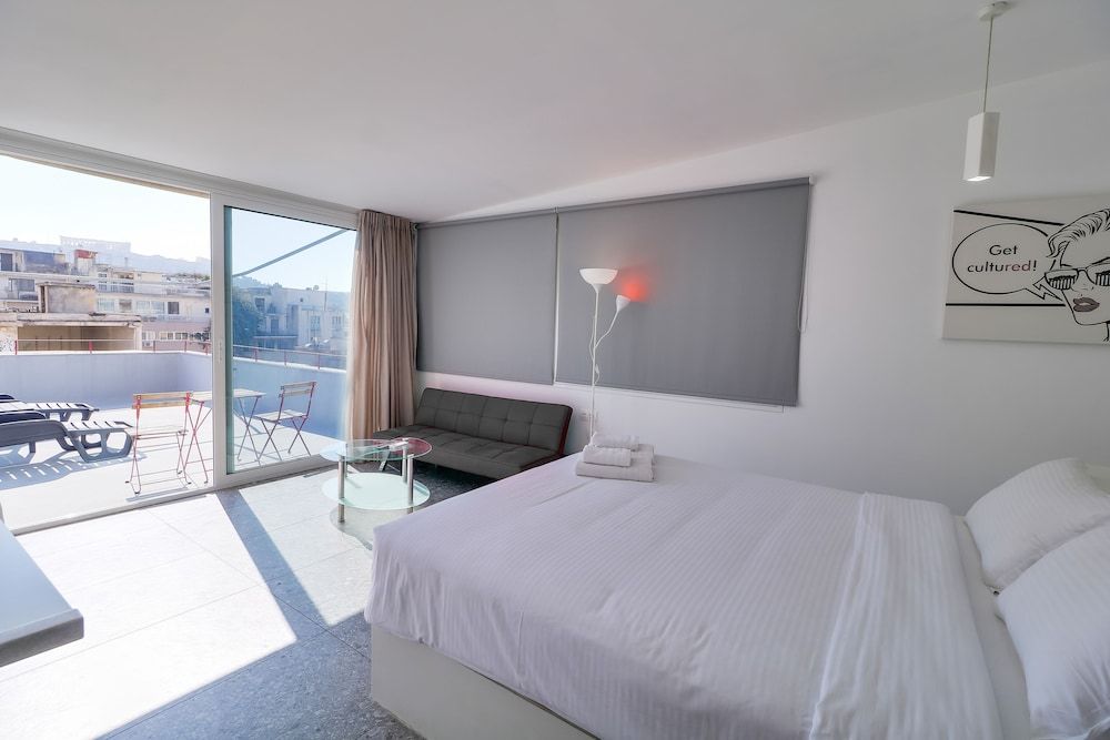 Suite, Double and Sofa Bed, City View
