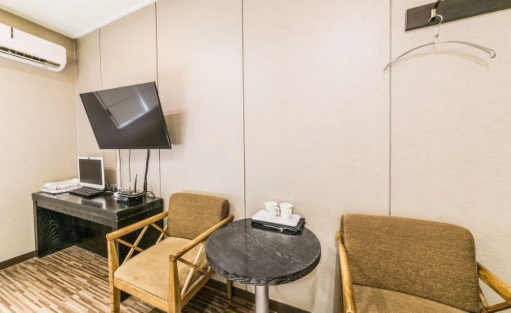 Rampart Hotel Double Room 21