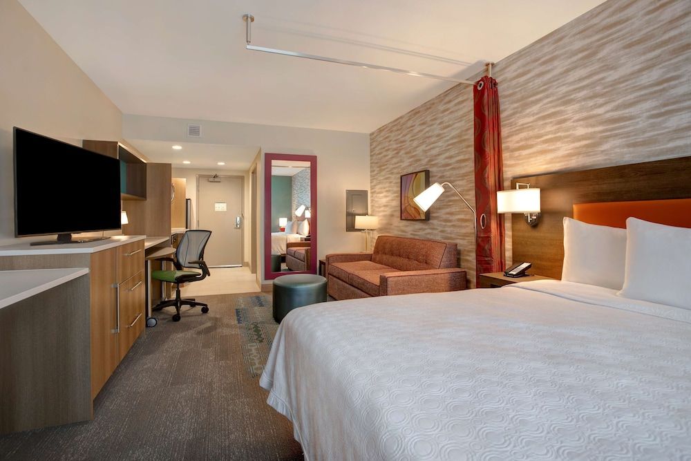 Studio, 1 King Bed, Accessible, Bathtub