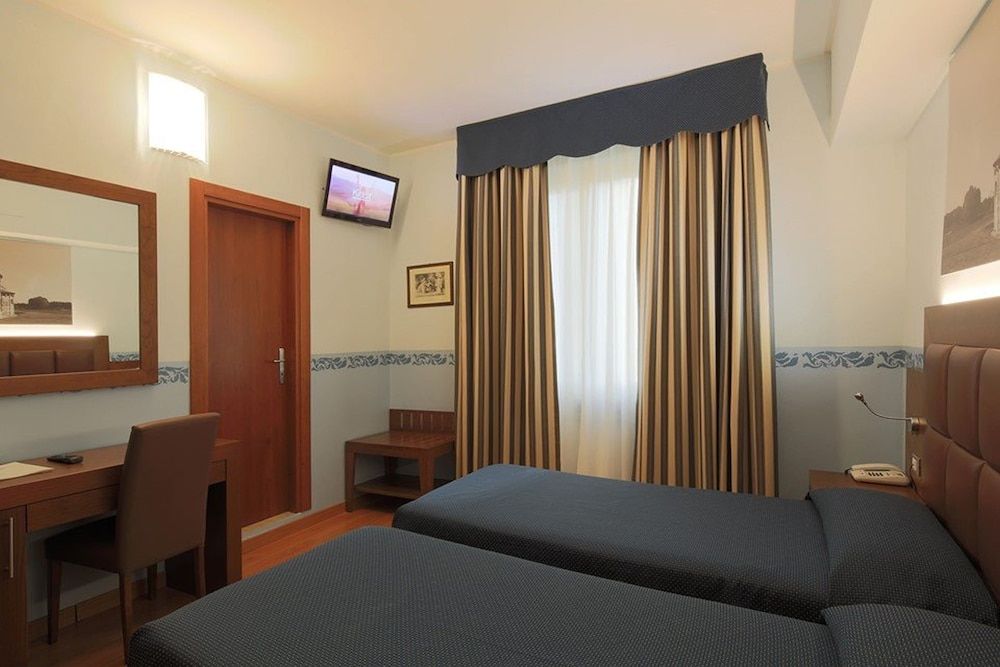 Hotel Terminus & Plaza Classic Twin Room