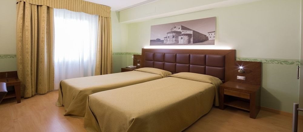 undefined Hotel Terminus & Plaza 2