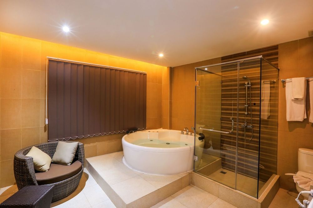 Canggu Dream Village Jacuzzi Suite Room 3