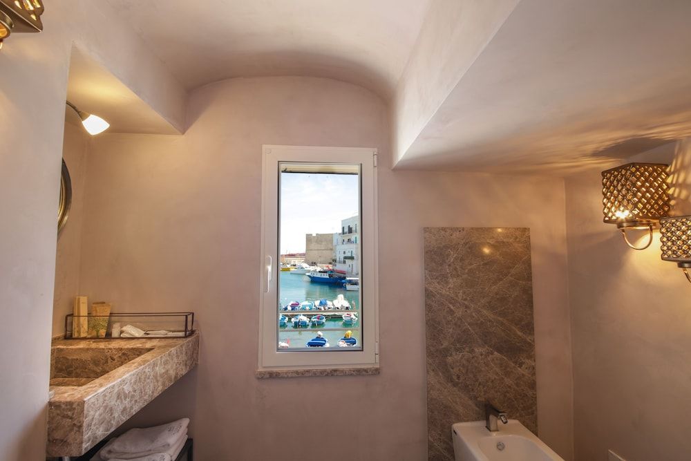 Al Console Luxury Suite Classic Suite, Sea View 4