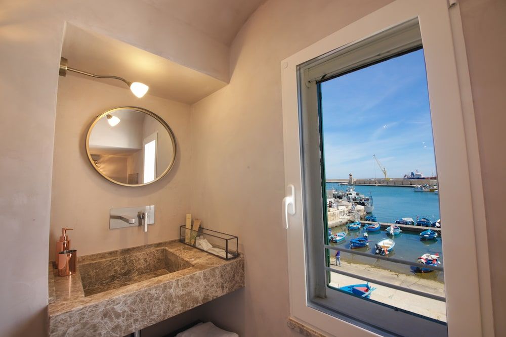 Al Console Luxury Suite Classic Suite, Sea View 3