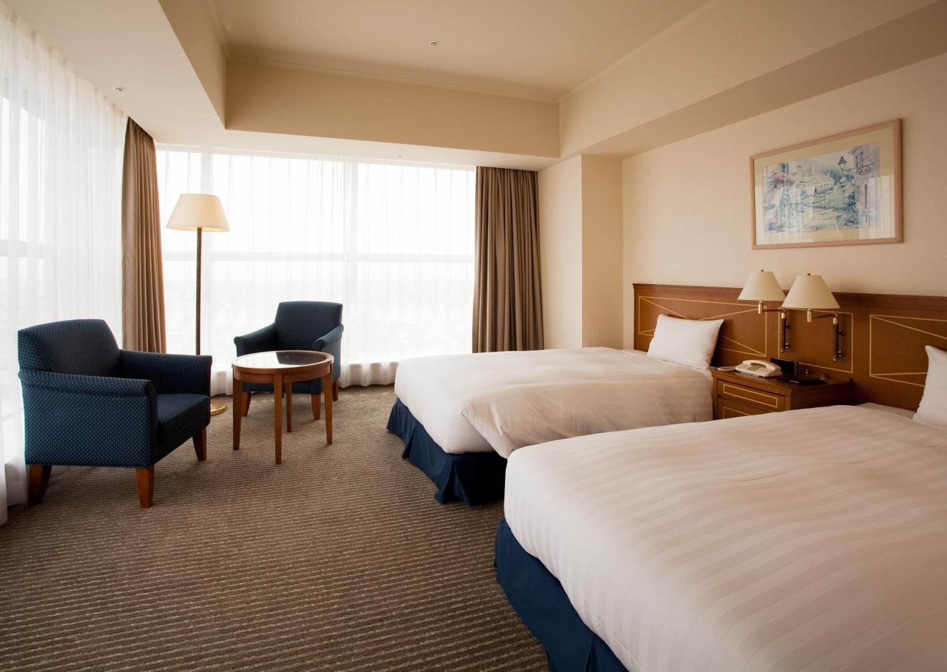Deluxe Corner Twin Room - Non-Smoking