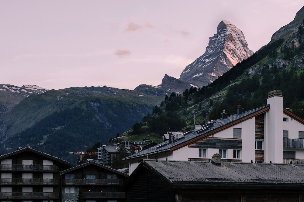 SCHLOSS Zermatt - CBD & Adaptogenic Spa and Sport Hotel