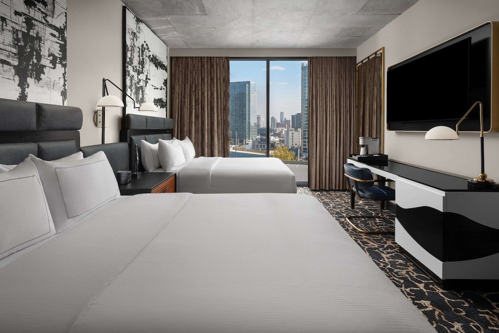City Room, 2 Queen Beds, Accessible, City View (Roll-In Shower)