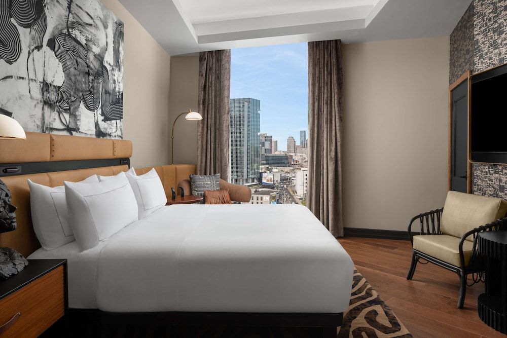 Suite, 1 King Bed with Sofa bed (Mobility, Roll-In Shower)