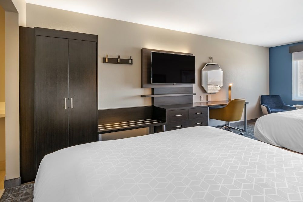 Suite, 1 King Bed (Additional Living Area)