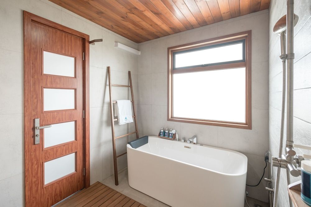 Ayala Ocean View Superior Double Room 5