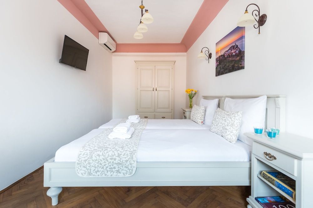 undefined Barbo Palace 9