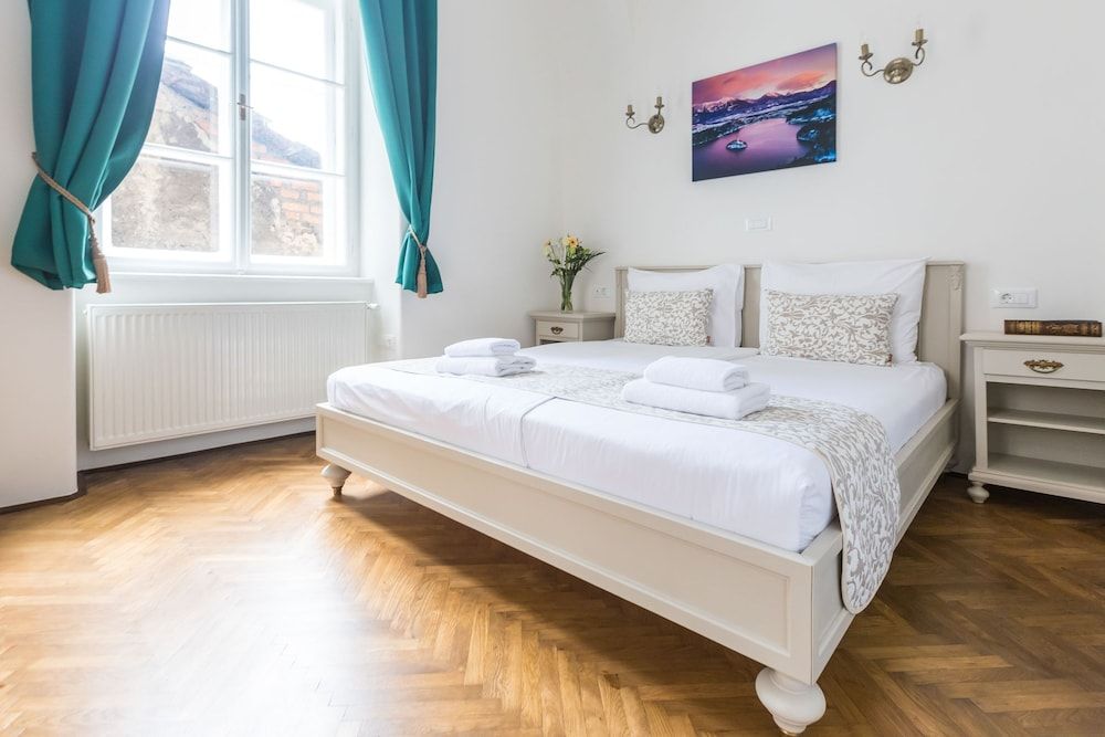 undefined Barbo Palace 4