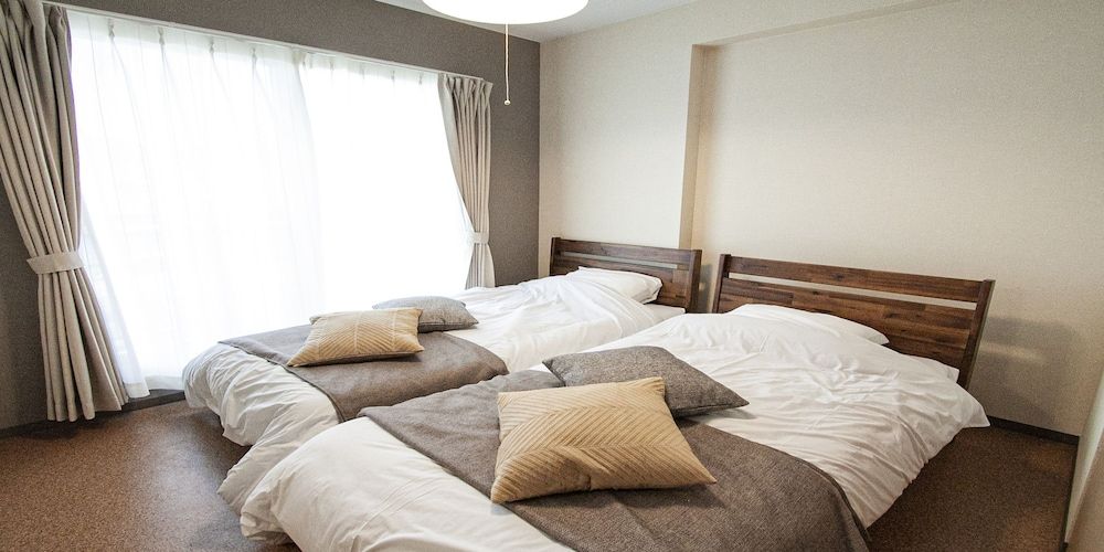Room 305 Suitengu