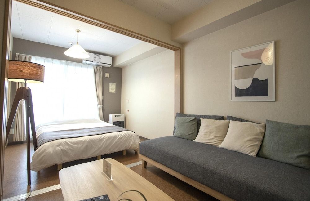 Room 204 Suitengu