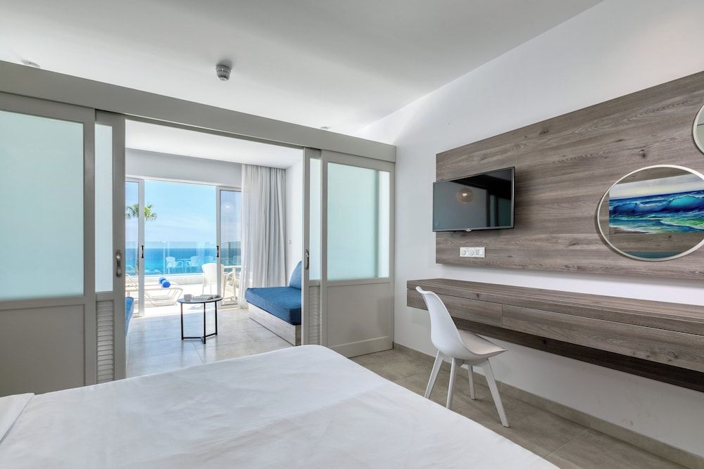 Superior Family Room Sea View