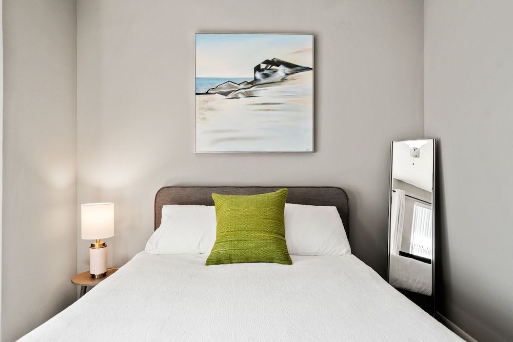 Traditional Studio, 1 Queen Bed with Sofa bed, Non Smoking (Self Check-in with Virtual Front Desk)