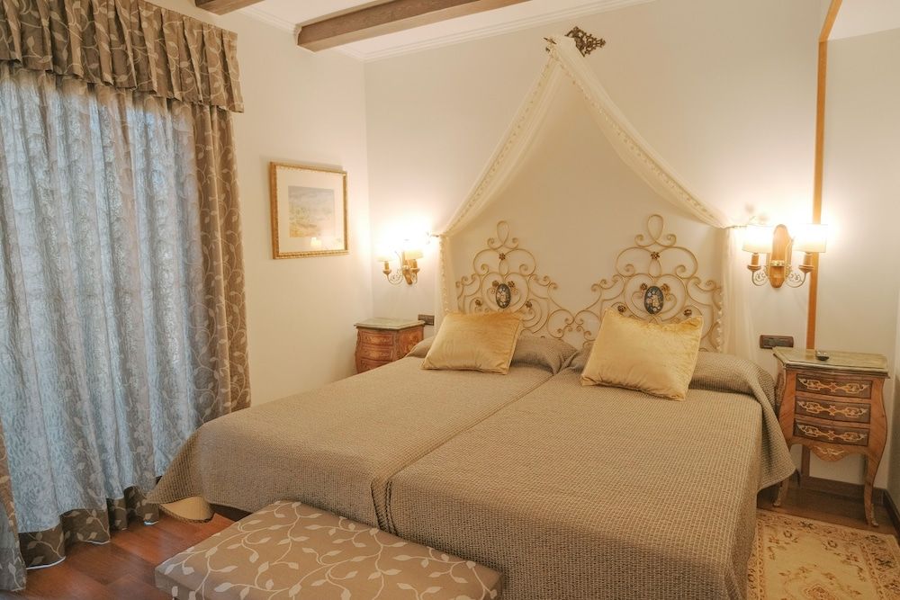 Classic Room, Terrace, Park View