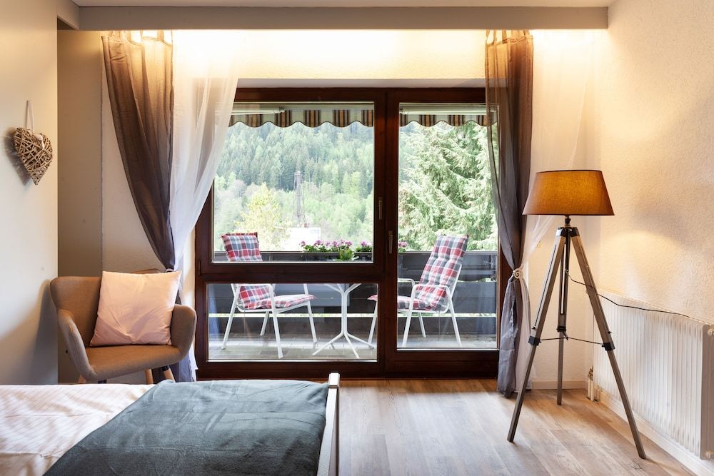 Hotel Petra Economy Room, 1 Queen Bed, Non Smoking, Mountain View 3