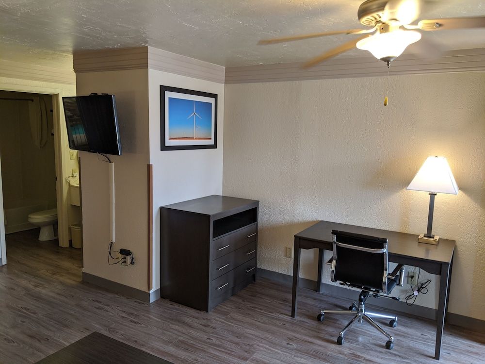 Atrium Inn Standard Double Room 8