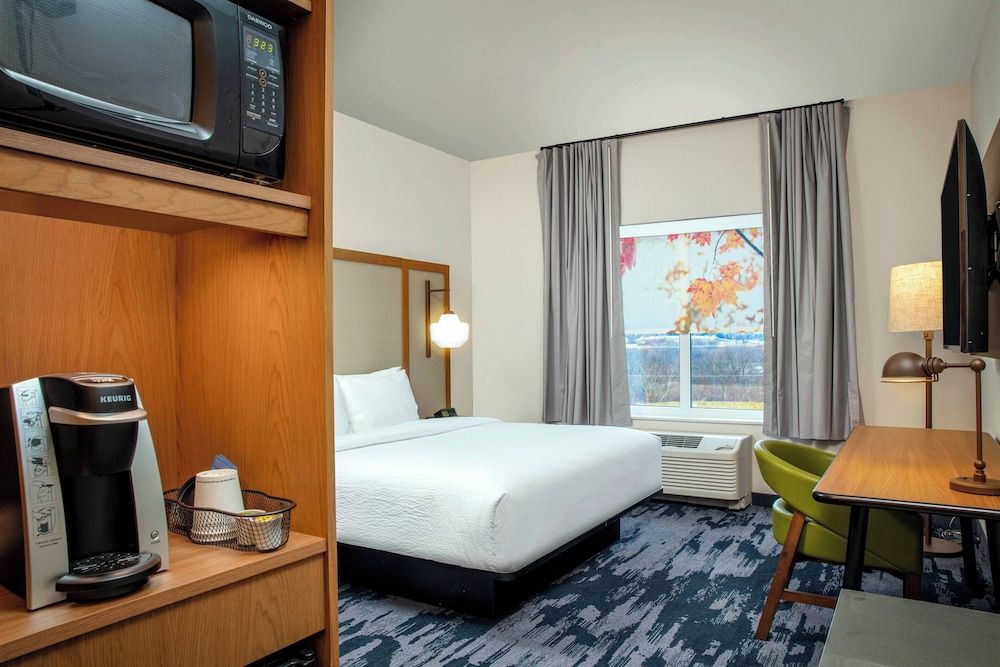 Room, 1 King Bed (Hearing Accessible)