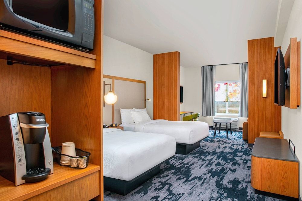 Suite, Multiple Beds (Hearing Accessible)