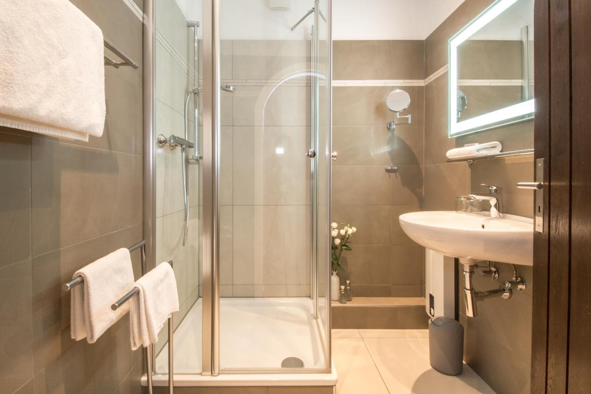 Hotel Friederike Studio with Garden View 2