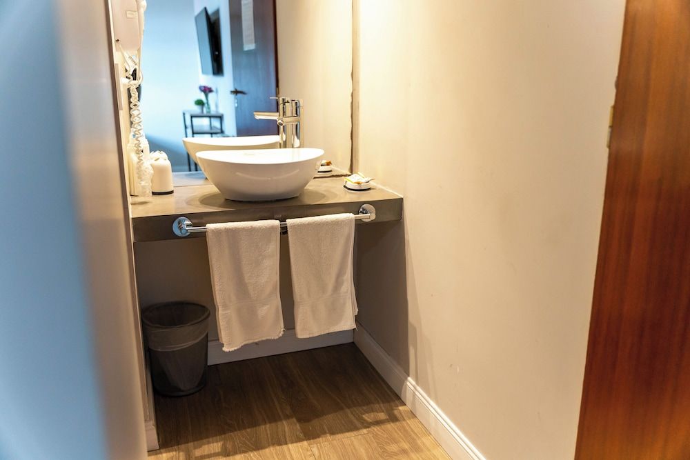 O2 Hotel Valeria del Mar Standard Triple Room 4