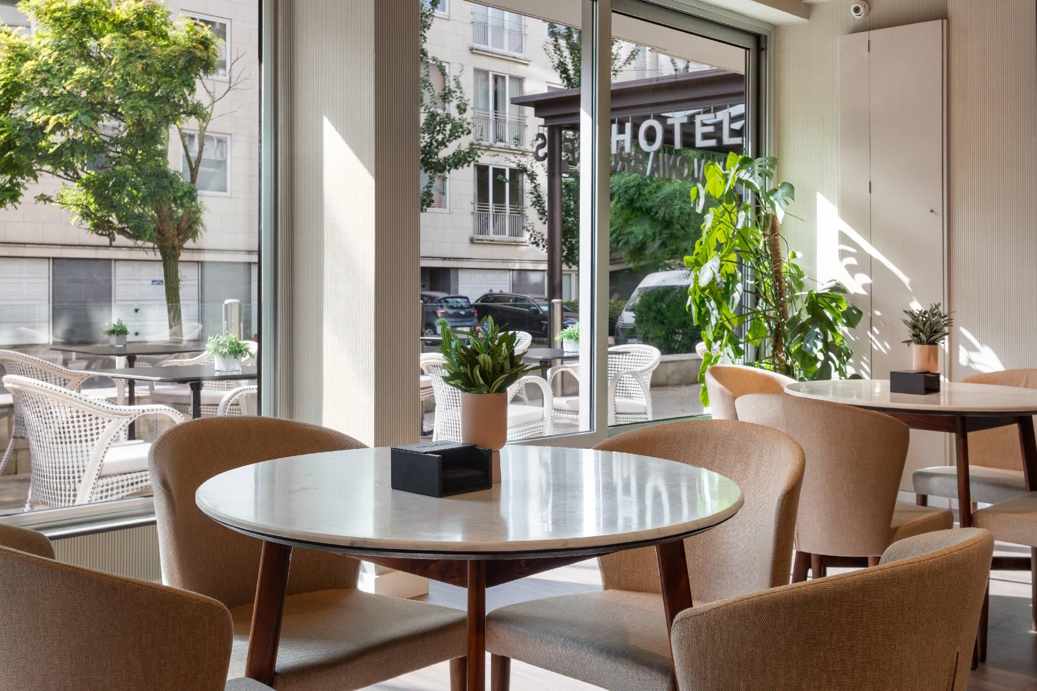 undefined Catalonia Brussels Hotel 10