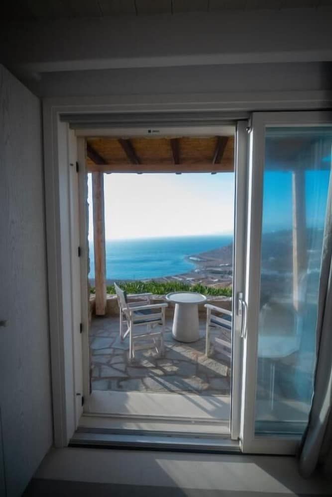 undefined White Rock Suites & Villas