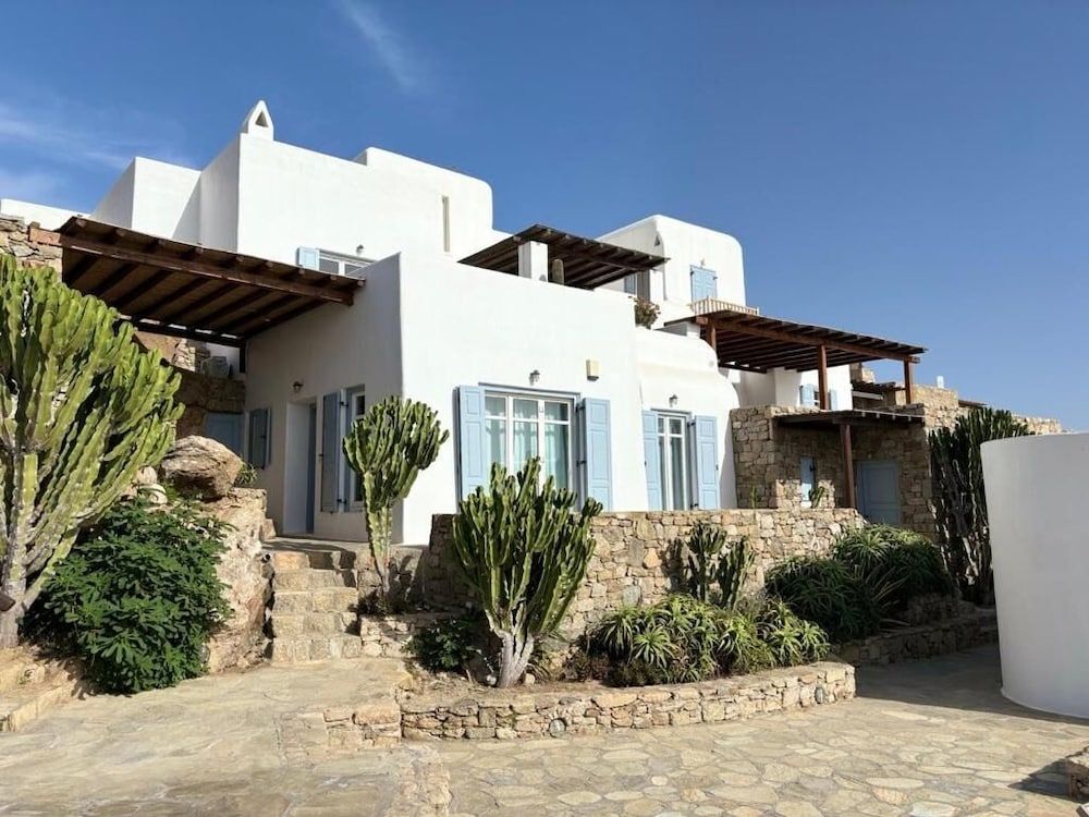 undefined White Rock Suites & Villas 6