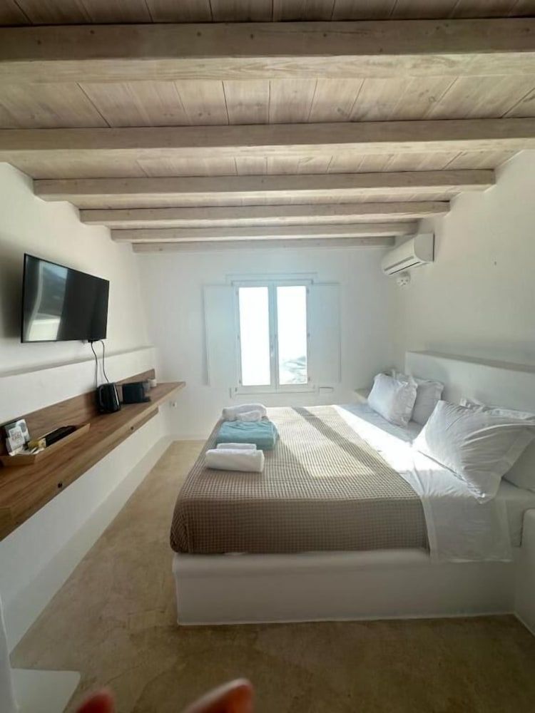 undefined White Rock Suites & Villas 5