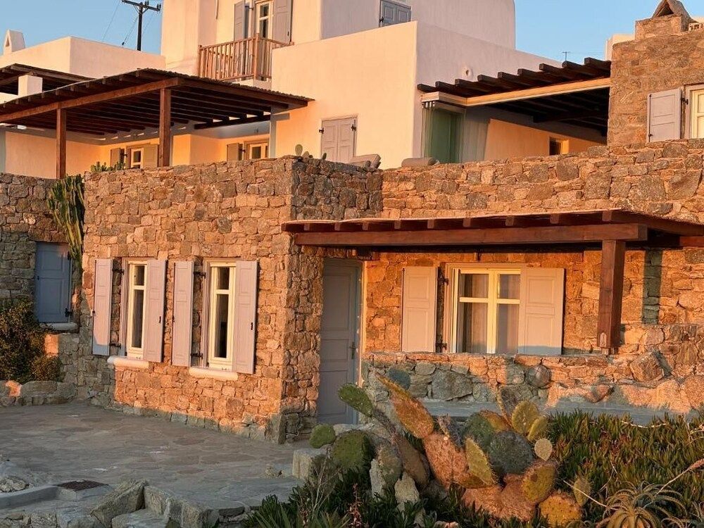 undefined White Rock Suites & Villas 9