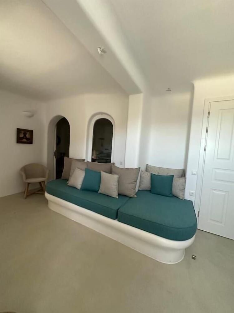 undefined White Rock Suites & Villas 3