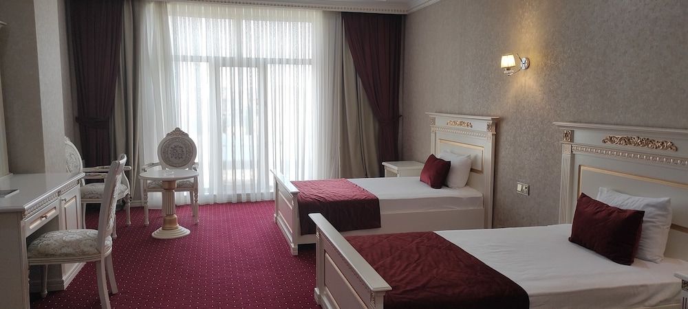 Premier Palace Hotel Standard Double or Twin Room 4