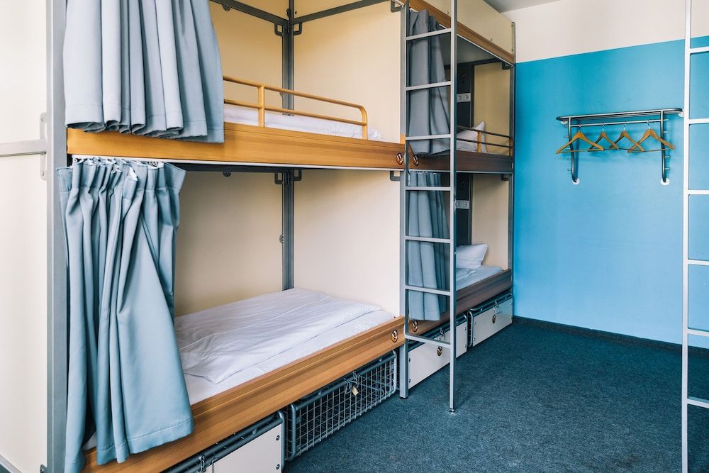 St Christopher's Berlin Alexanderplatz - Hostel Private 8-Bed Room, Shared Bathroom 4