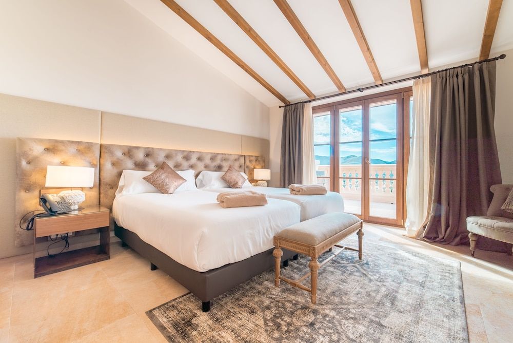 Deluxe Room, Balcony