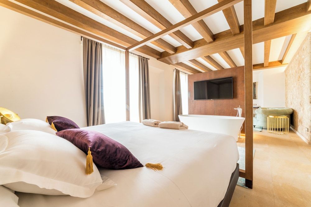 Suite, castle view