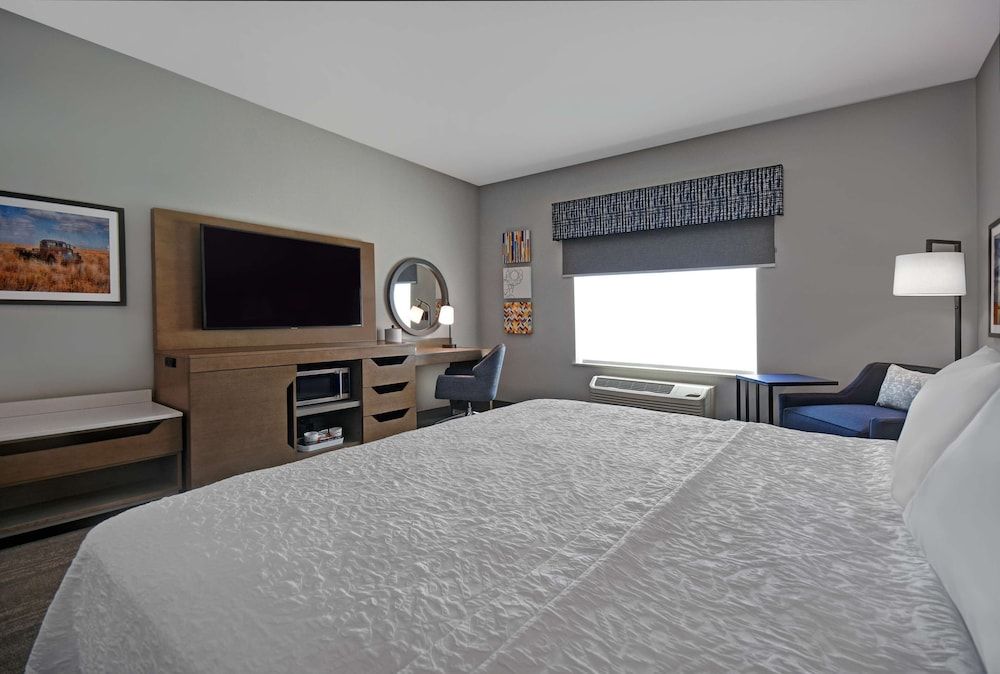 Room, 1 King Bed, Accessible, Bathtub