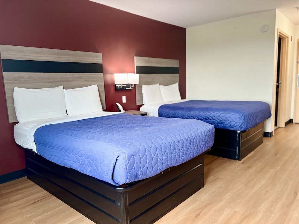 Saffron Inn & Suites Standard Double Room 12