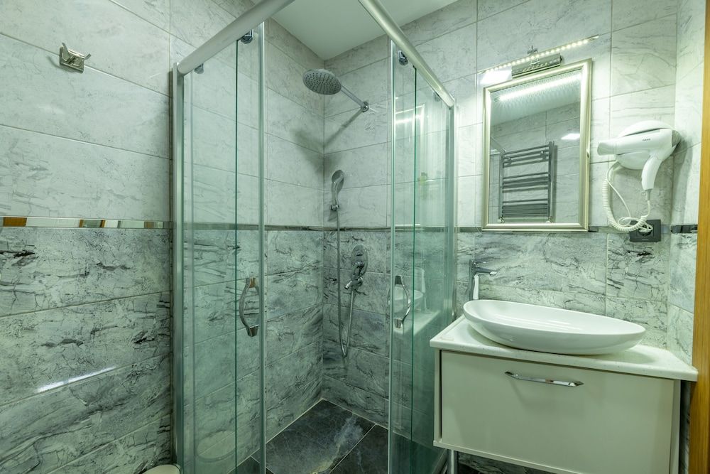 New Galata Hotels Deluxe Room, Sea View 8