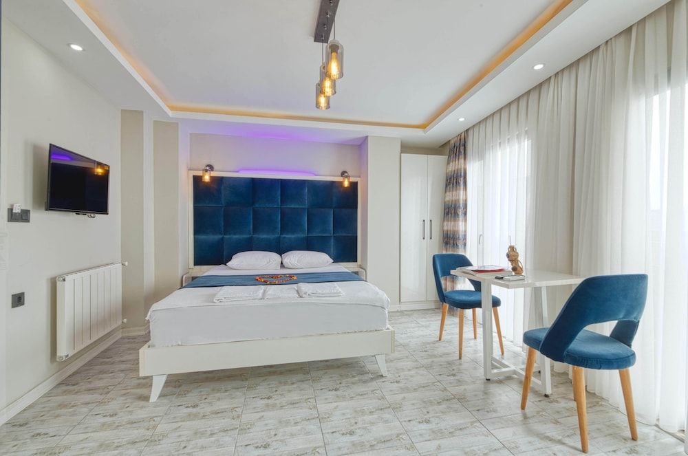 Deluxe Room, 1 King Bed, Balcony