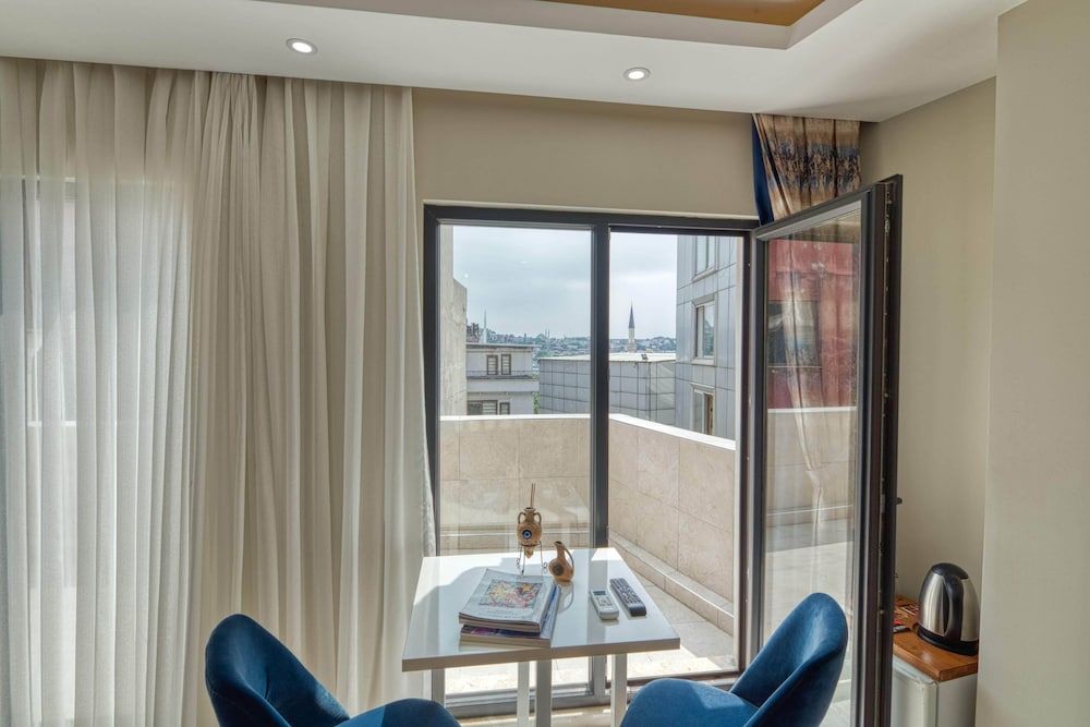 New Galata Hotels Deluxe Room, Sea View 11