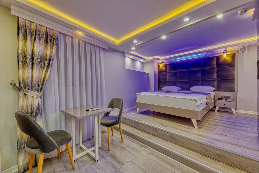 Economy Room