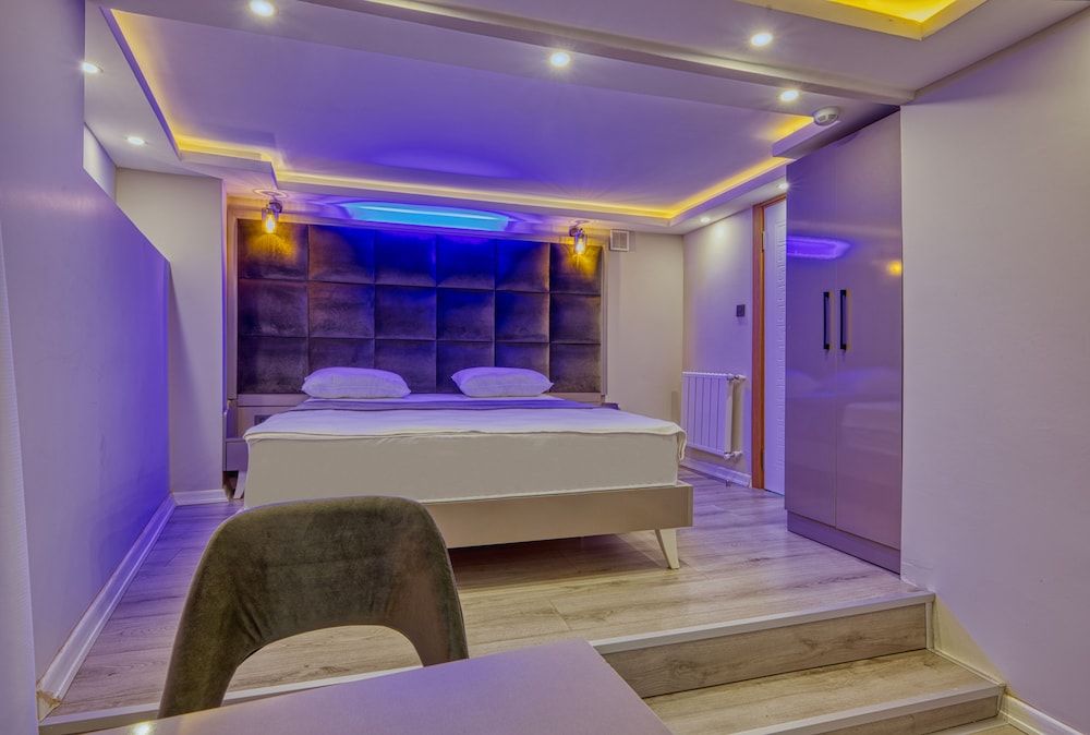 Economy Room