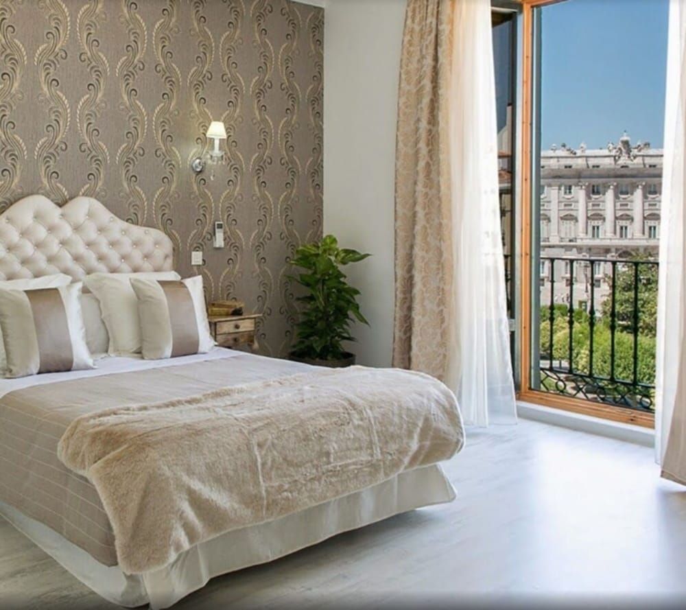 Hostal Central Palace Madrid Double Room (Panoramic View) 4