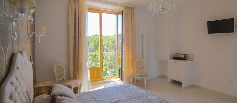 Hostal Central Palace Madrid Double Room (Panoramic View) 7
