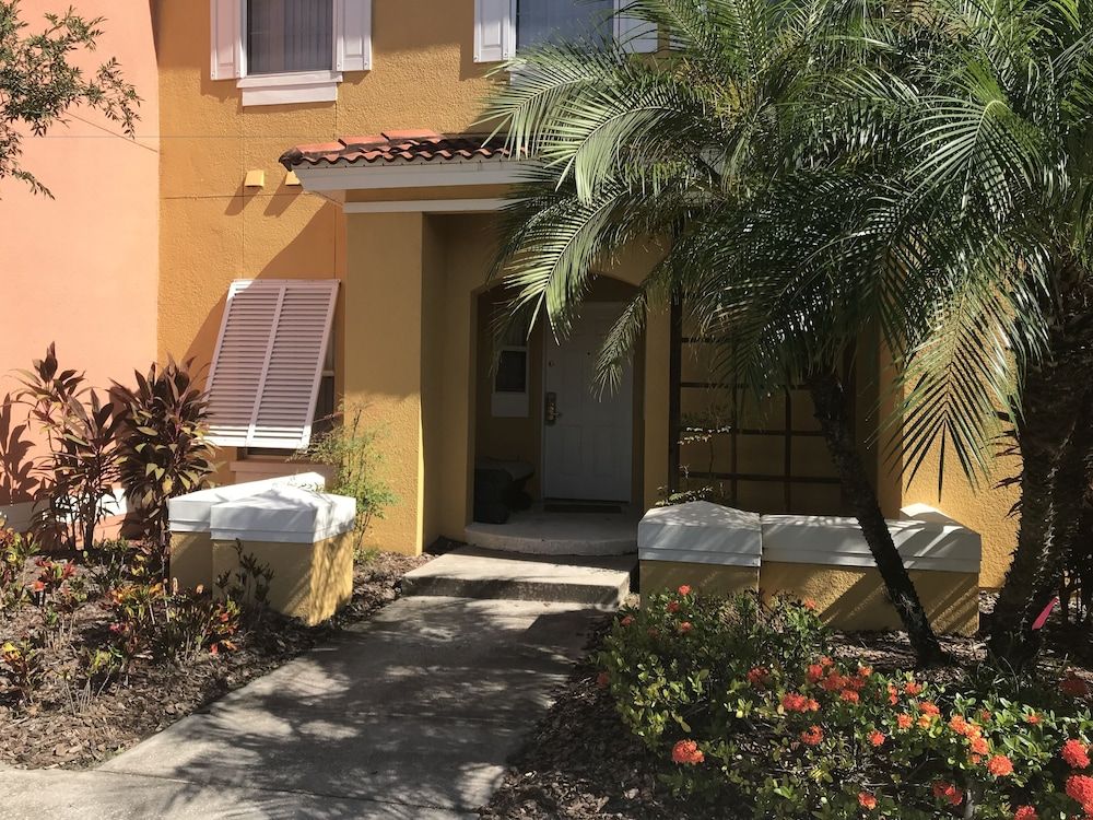 undefined Kissimmee Vacation Homes by Shine FM 3