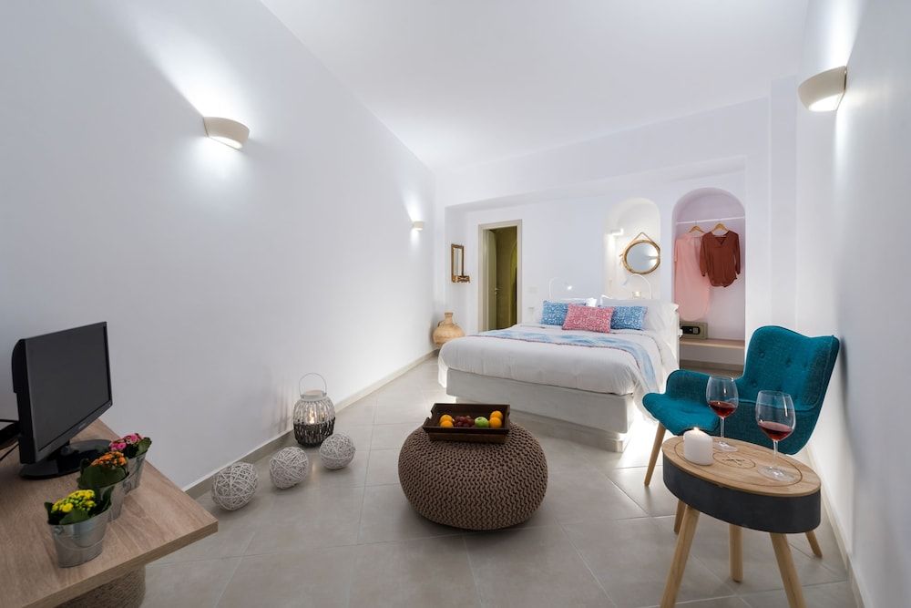 undefined Kima Oia Suites 2